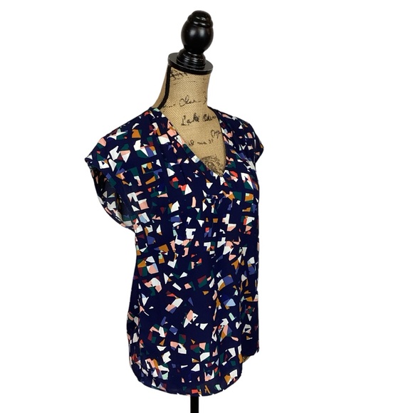 Halogen Multi-Color Geo Print Sleeveless Top - Picture 3 of 7